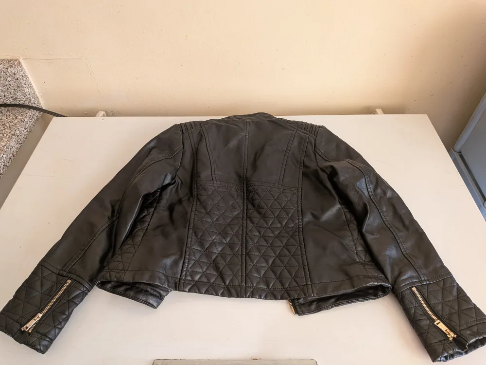Children's Guess Black Quilted Leather Jacket - Size 8 image indicator(4)