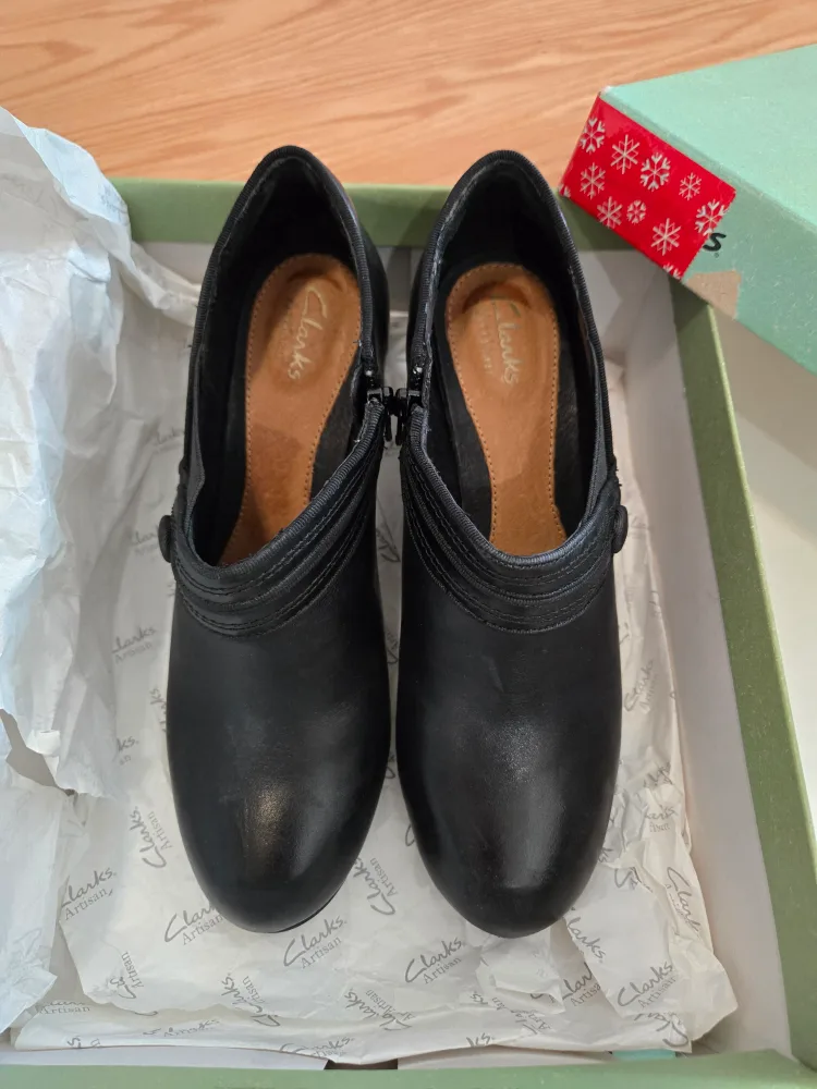 Clarks Artisan TAMRYN MAIZE Ankle Boots thumbnail