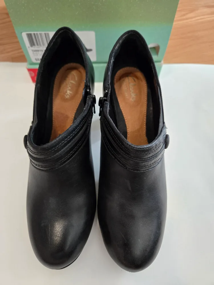 Clarks Artisan TAMRYN MAIZE Ankle Boots image indicator(2)