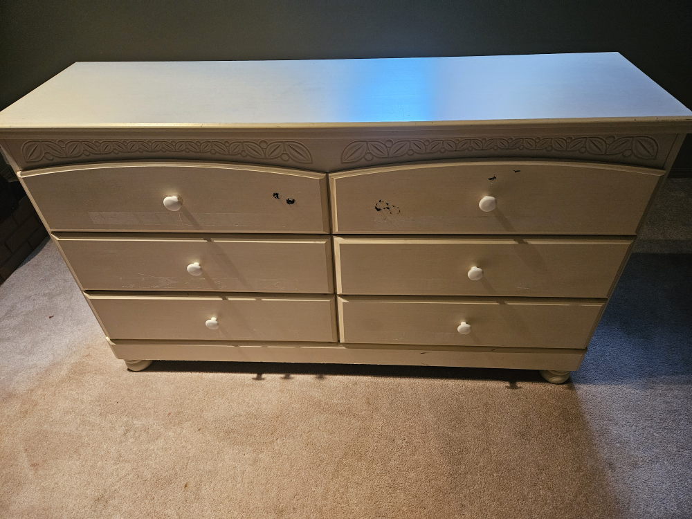 Used 6-Drawer Dresser