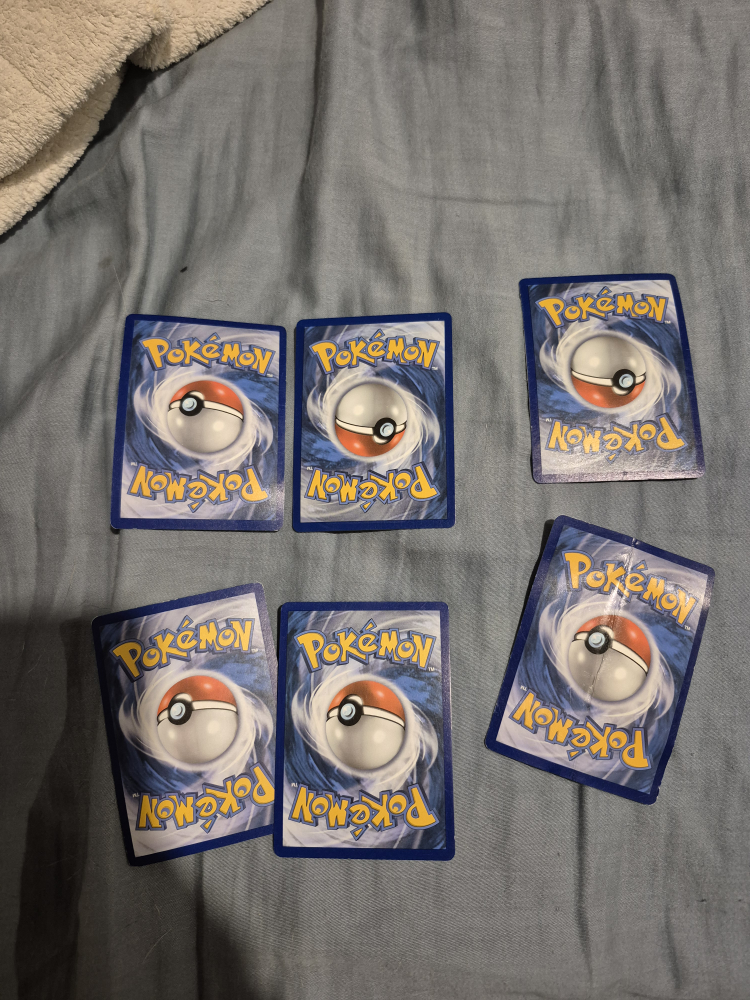 pikachu lot of 6 - photo 2