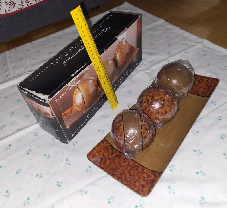 Elegant Expressions: Decorative Tray & Orb Set image indicator(3)