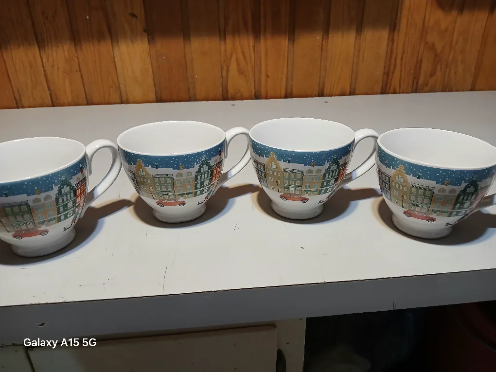 Set of 4 Decorative Coffee Mugs thumbnail
