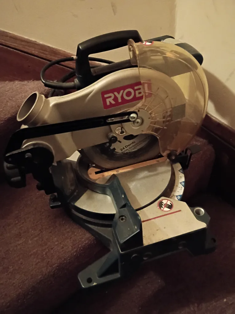 Ryobi Miter Saw - 24 Dents thumbnail