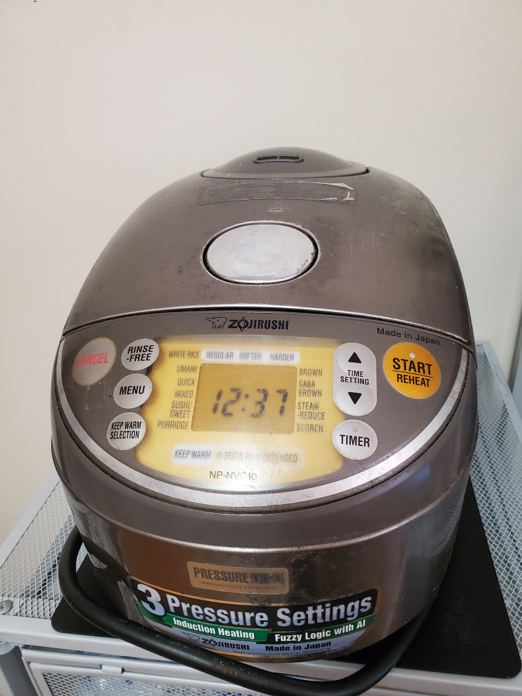 Zojirushi NP-NVC10 Rice Cooker
