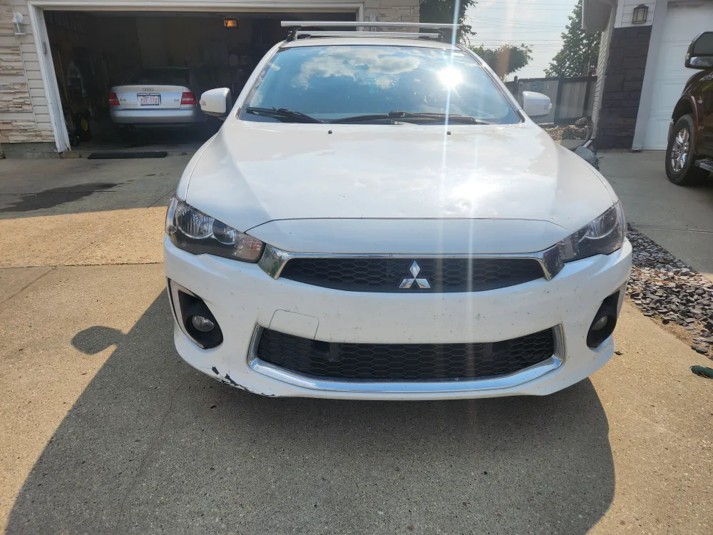 2016 White Mitsubishi Lancer Sportback- 171,120 km image indicator(3)