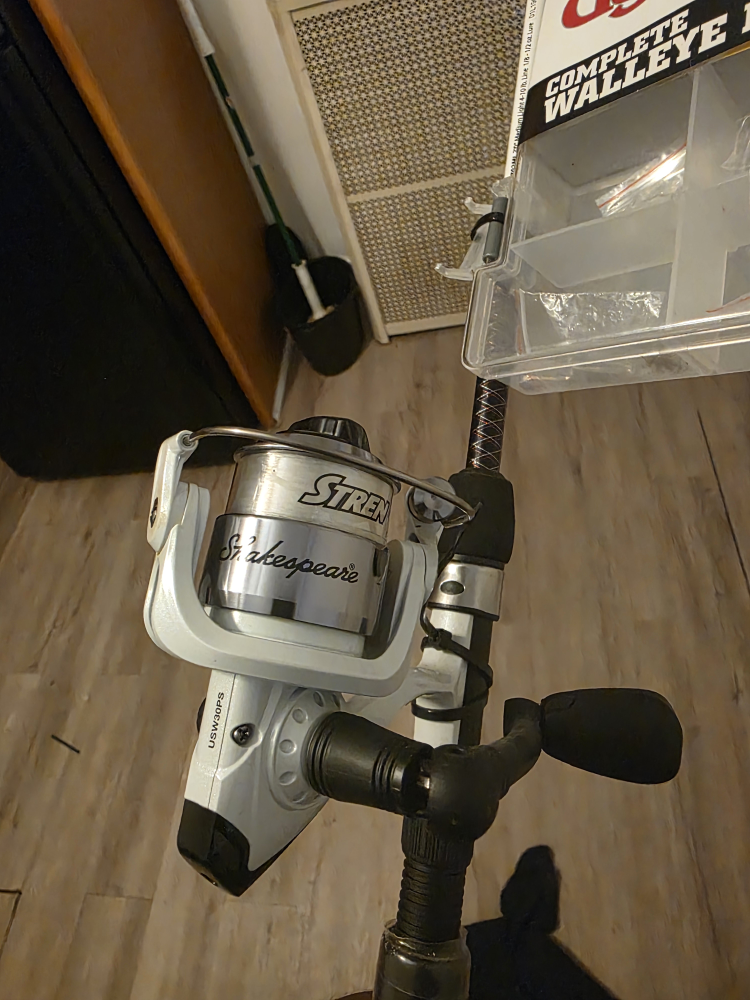 Shakespeare Ugly Stik Walleye Fishing Rod & Reel Combo - photo 2