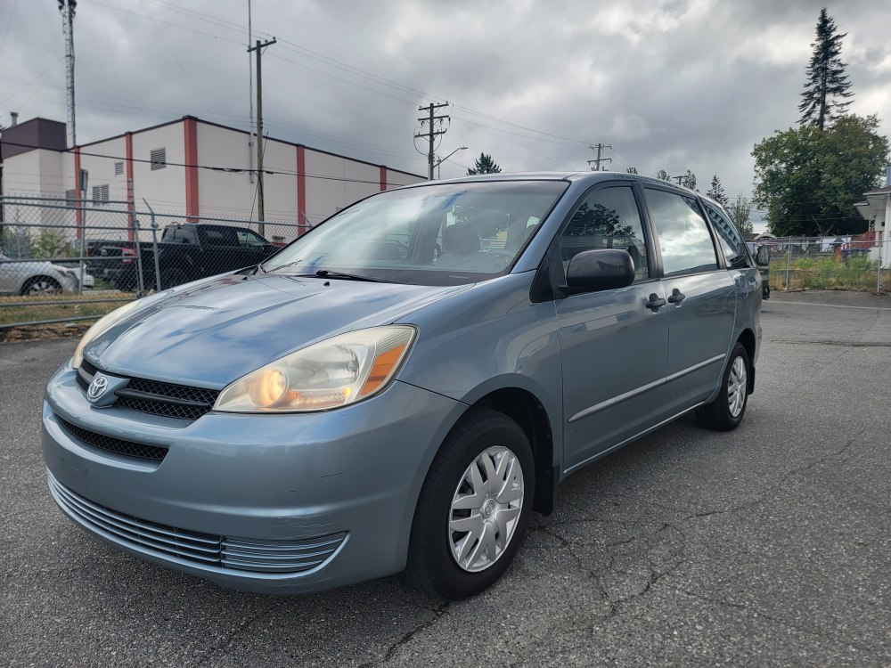 2005 Toyota Sienna Minivan/Clean title