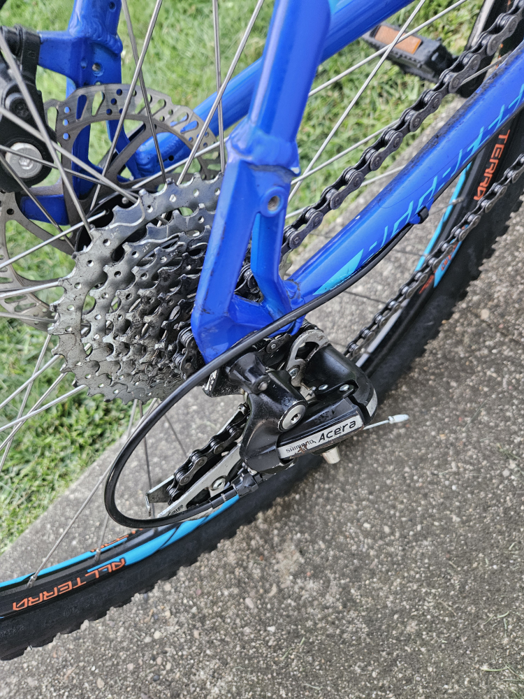 GT Aggressor Pro Mountain Bike - photo 3