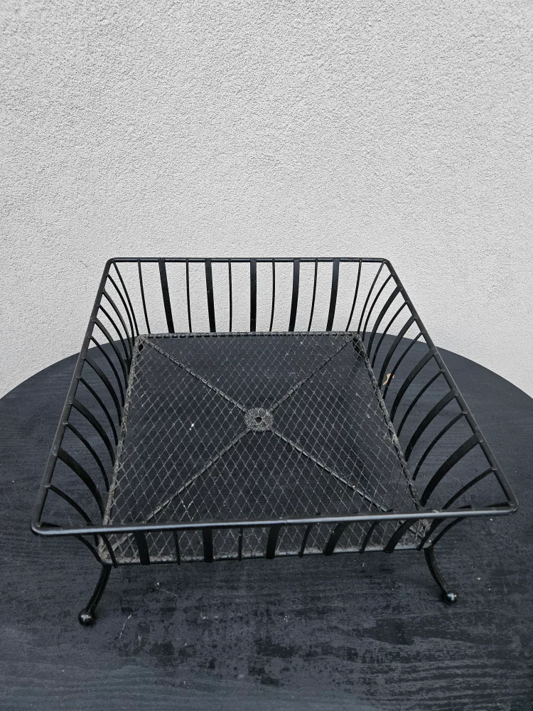 Black Metal Wire Basket thumbnail