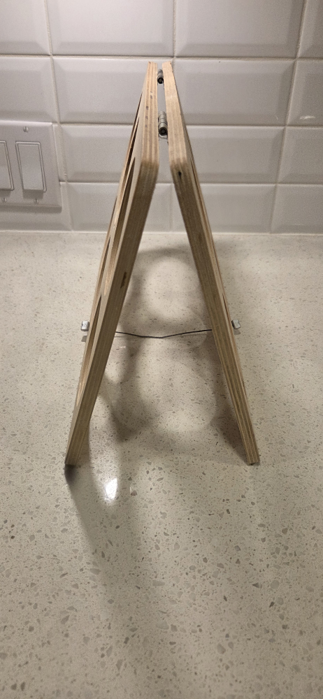 Wooden Wine Rack - Holds 6 Bottles - photo 3