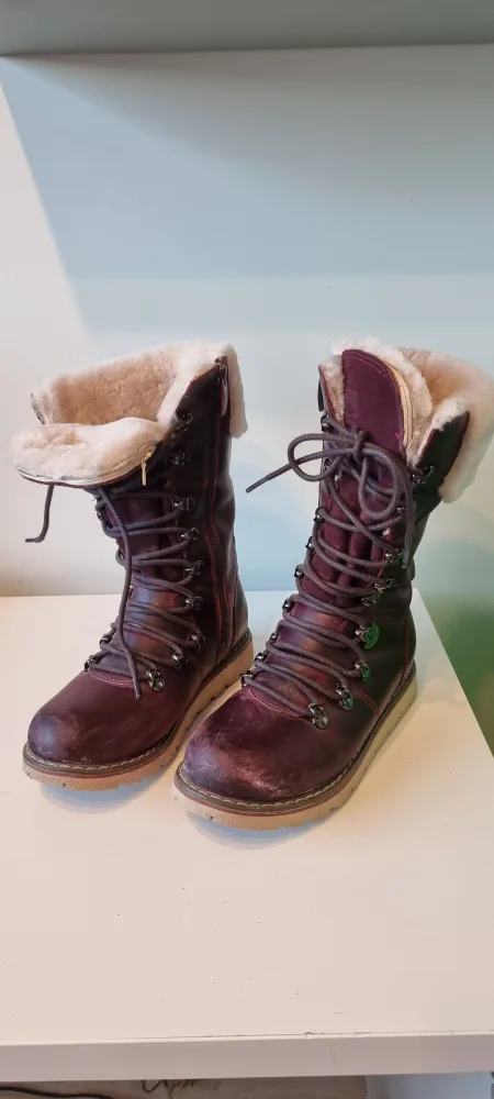 Myroyal Canadian Castlegar Boots - Size 6.5 thumbnail