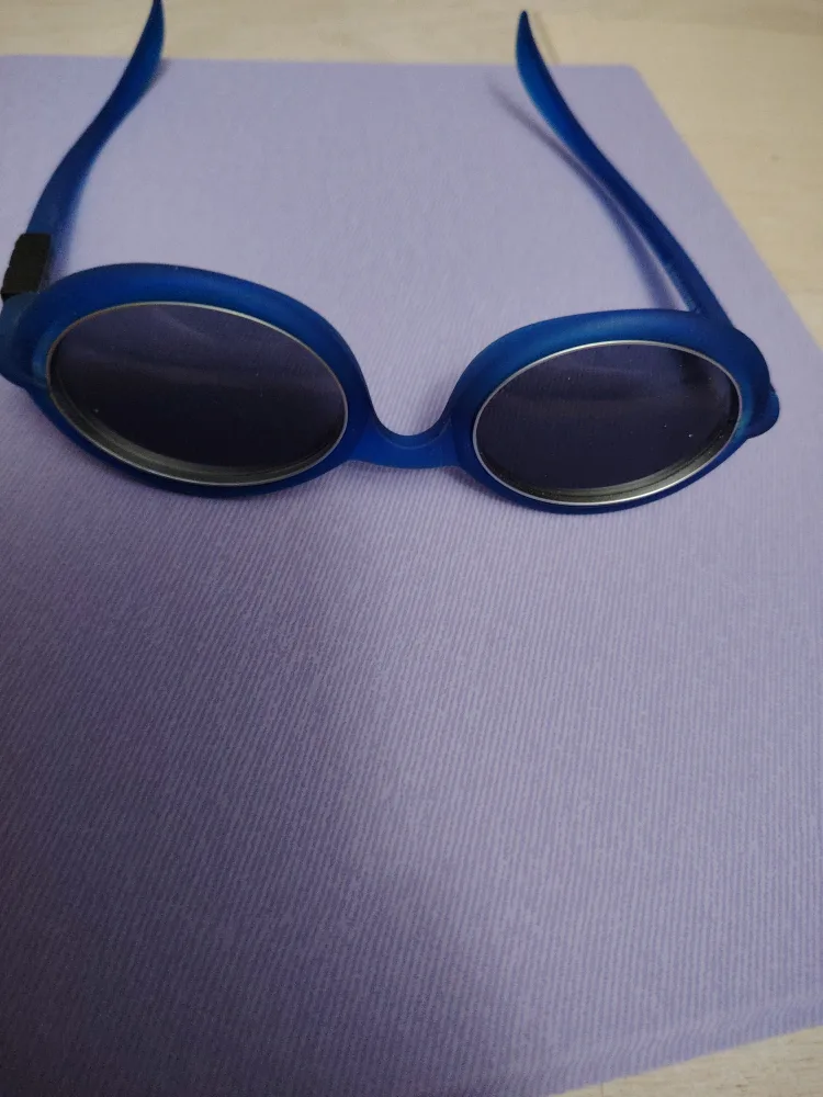 Kenzo Blue Sunglasses with Case image indicator(6)