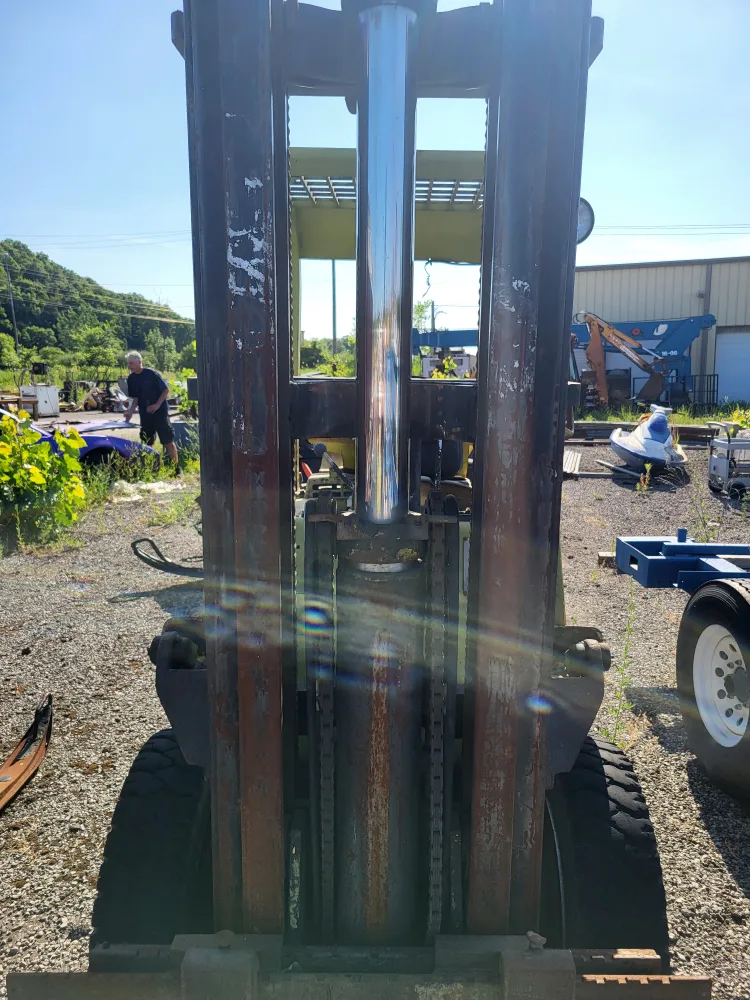 Clark Forklift - Used Condition image indicator(5)