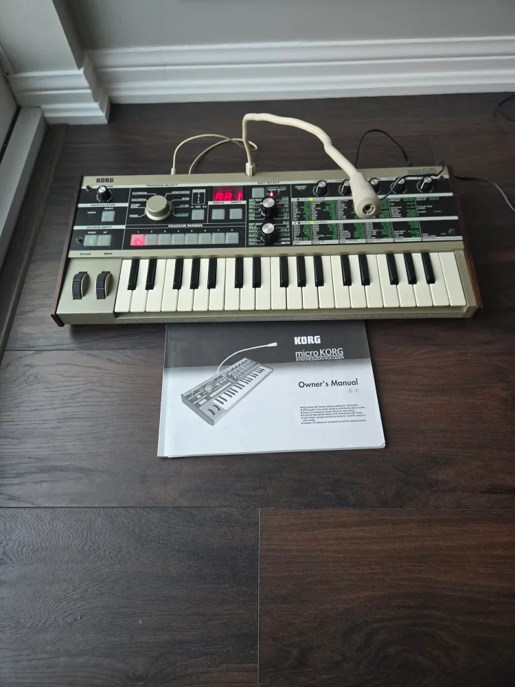 Korg MicroKorg Synthesizer/Vocoder image indicator(2)