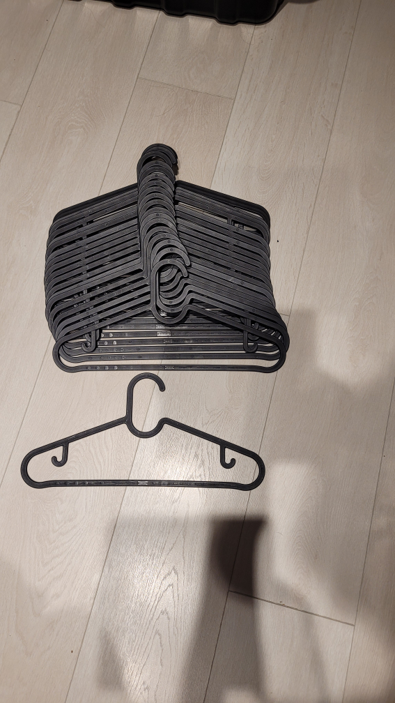 21 Hangers