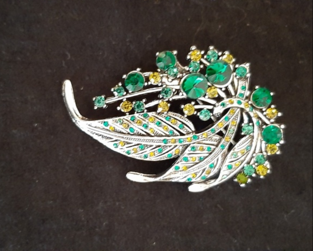 Vintage Leaf Brooch