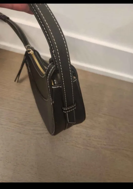 black half moon bag image indicator(3)