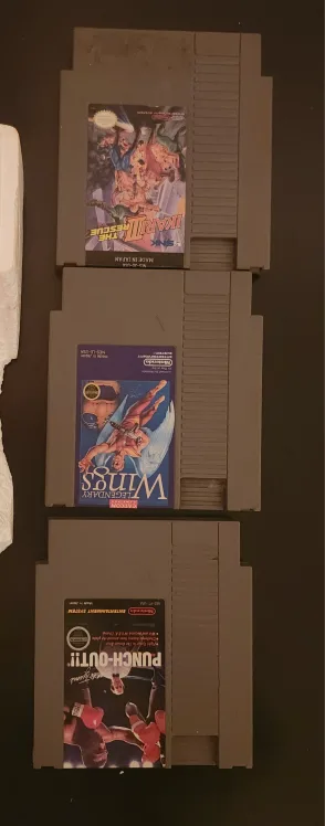 Nintendo Action Set with 3 games, 2 controllers and gun image indicator(4)