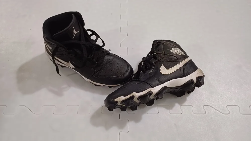 Nike Air Jordan 1 Cleats Youth Size 5Y thumbnail