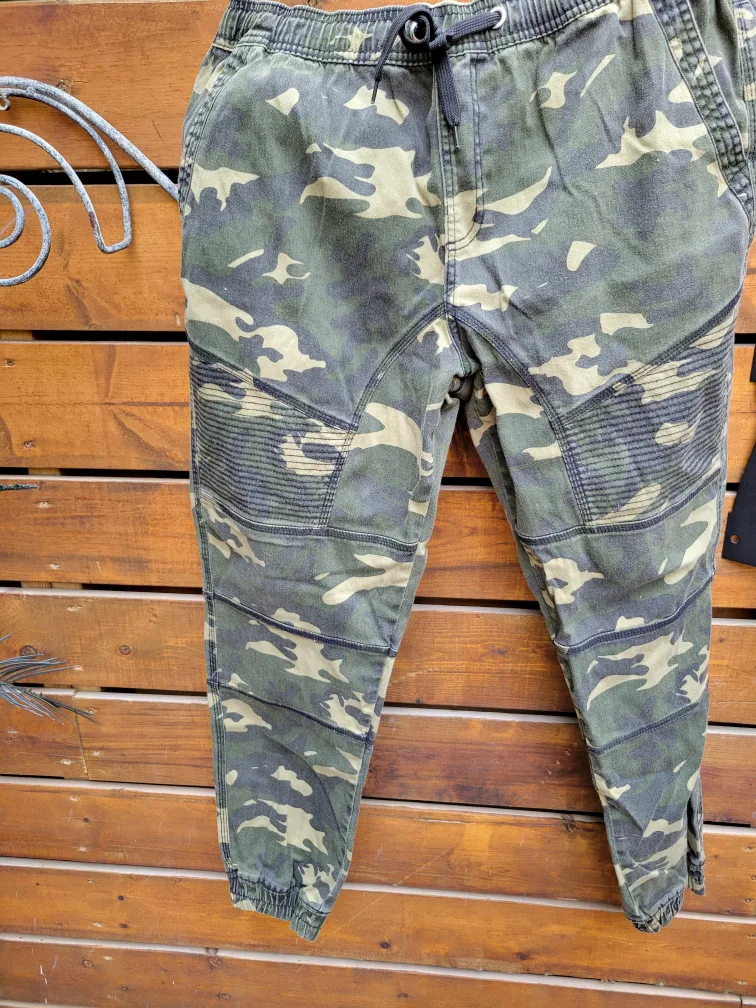 Ploreo Camo Jogger Pants - Size L