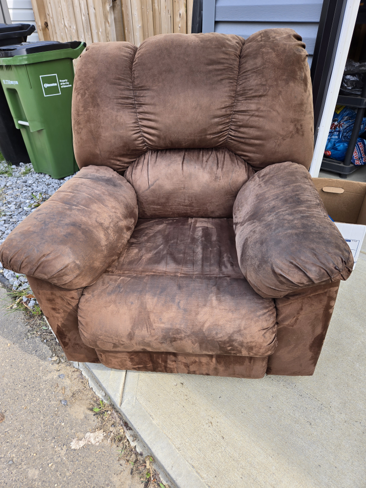 Brown Chair - Cozy and Relaxing