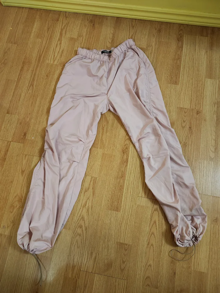 Pink parachute pants image indicator(2)