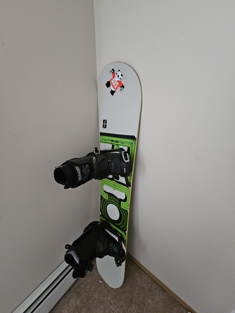 Forum Snowboard with Ride Bindings and Boots Size 9