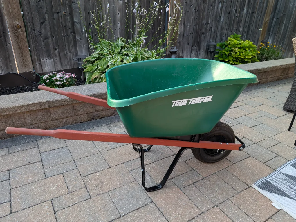 EUC - True Temper 6 Cu ft Poly Tray Wheelbarrow thumbnail