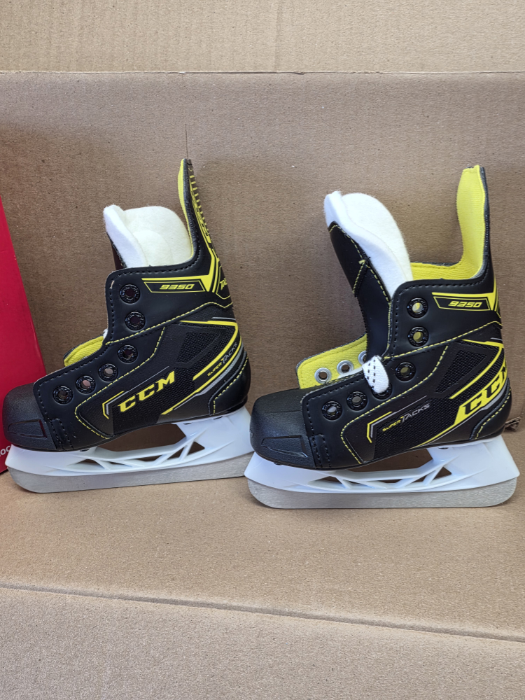 CCM Super Tacks 9350 Youth Ice Skates - Size 6 Brand New!! - photo 2