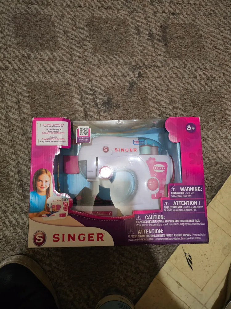 New Singer Elegant Chainstitch Toy Sewing Machine Set thumbnail