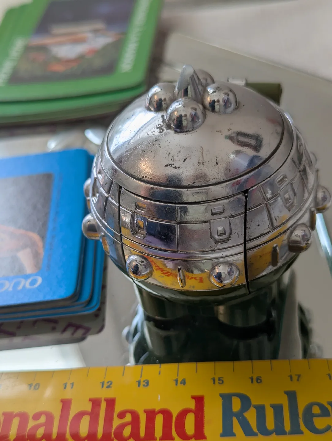 E.T. Extra-Terrestrial Game & Toy ship with ET image indicator(2)