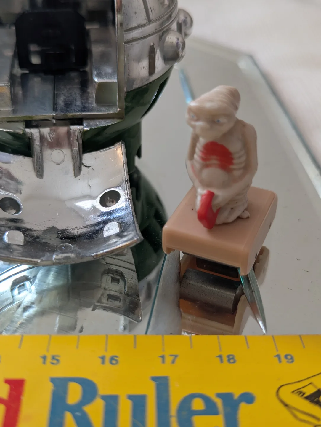 E.T. Extra-Terrestrial Game & Toy ship with ET image indicator(4)