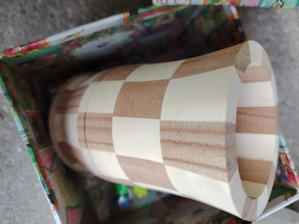 Wooden Checkered Vase image indicator(2)
