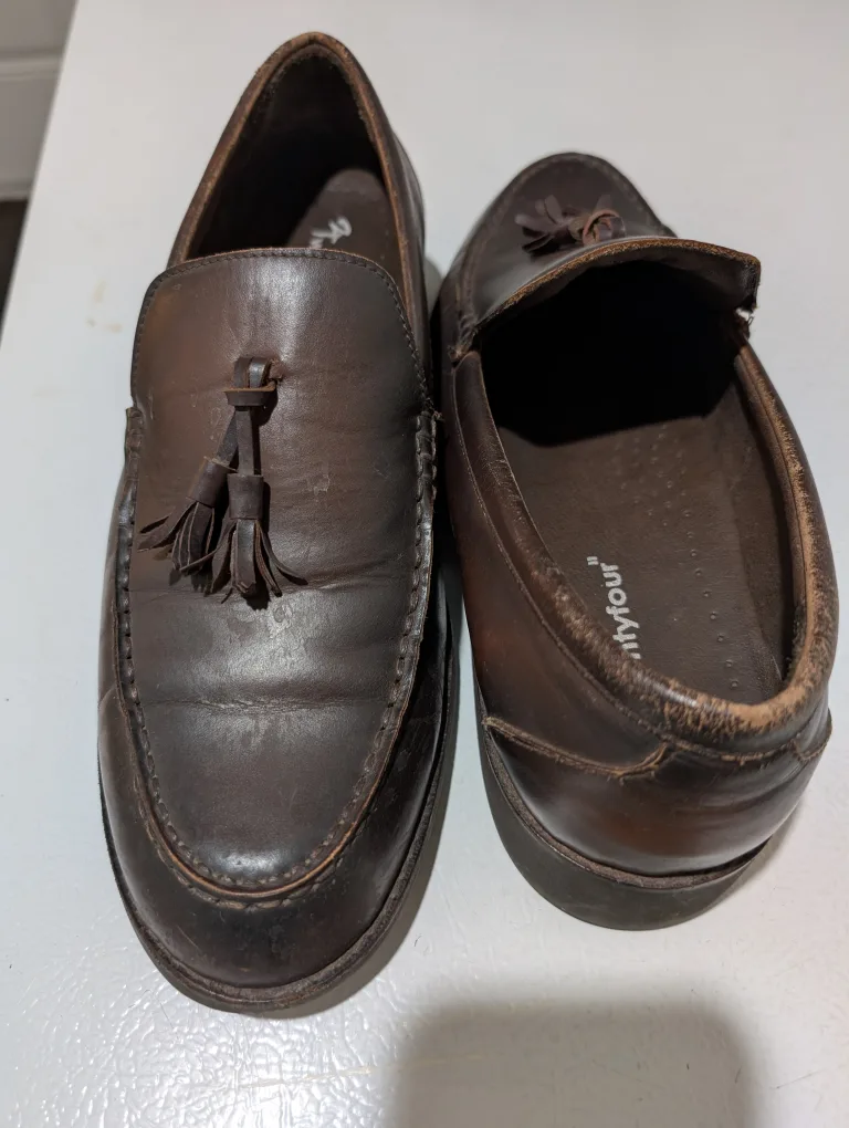 Assorted Used Men's Shoes image indicator(3)