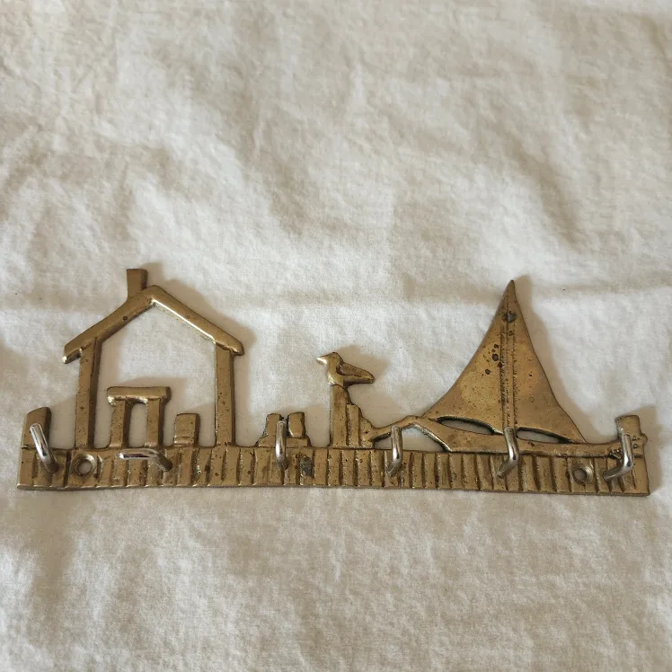 Vintage Brass Key Rack - Beach Scene thumbnail