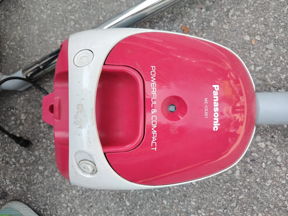 Panasonic MC-CG301 Vacuum - Powerful & Compact thumbnail