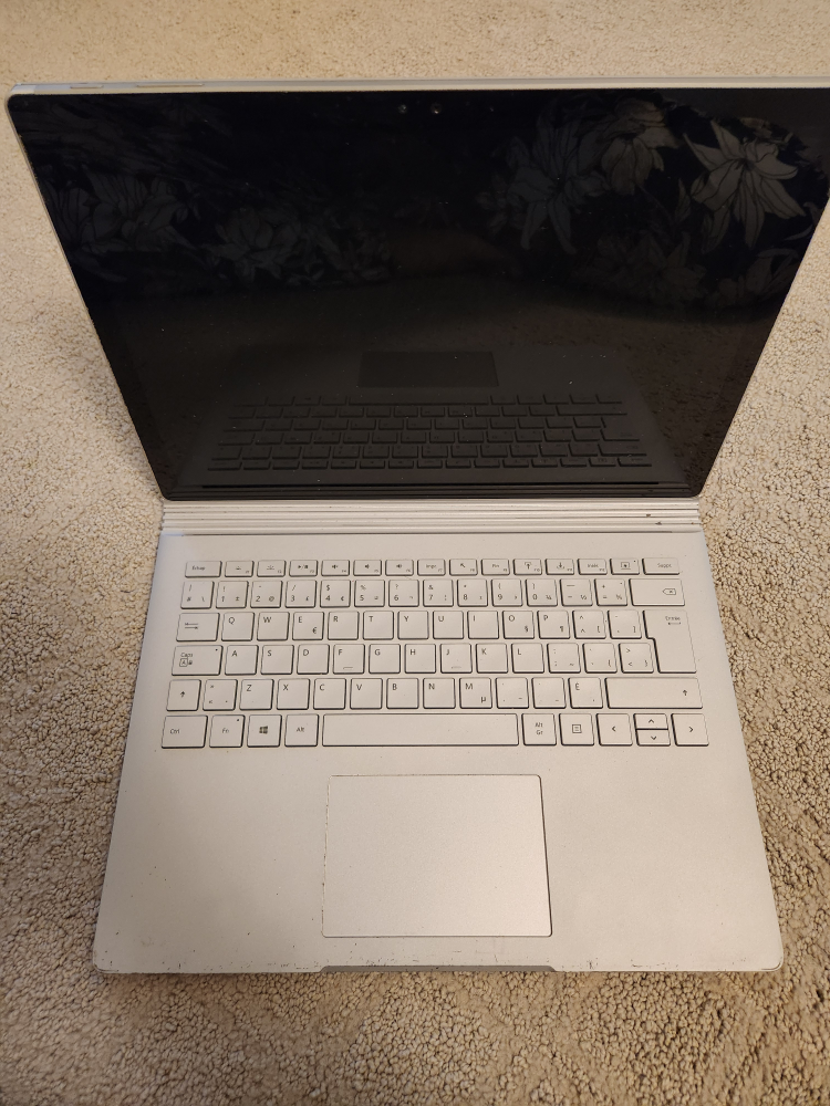 Microsoft Surface Book 13.5" Intel Core i5 6300u, 8GB, 120GB SSD