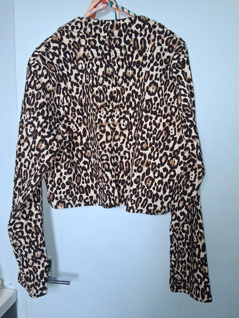 Primark Leopard Print Cropped Blazer - Size 16 image indicator(2)