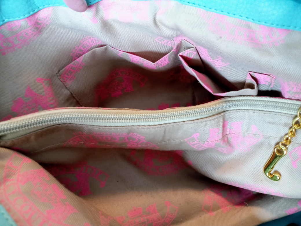 Juicy Couture Velour Bucket Bag - photo 4
