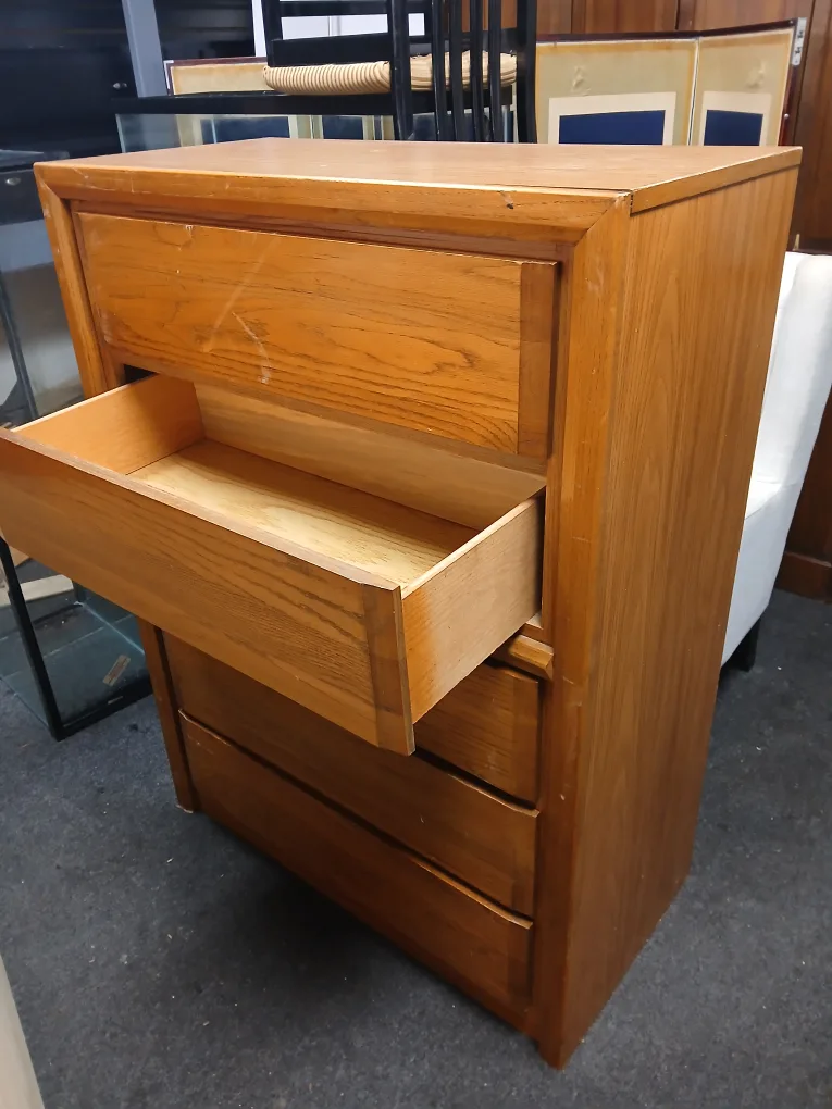 dresser thumbnail