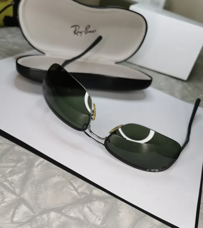Real Vintage Italian Ray-Bans w official Ray Bans case thumbnail