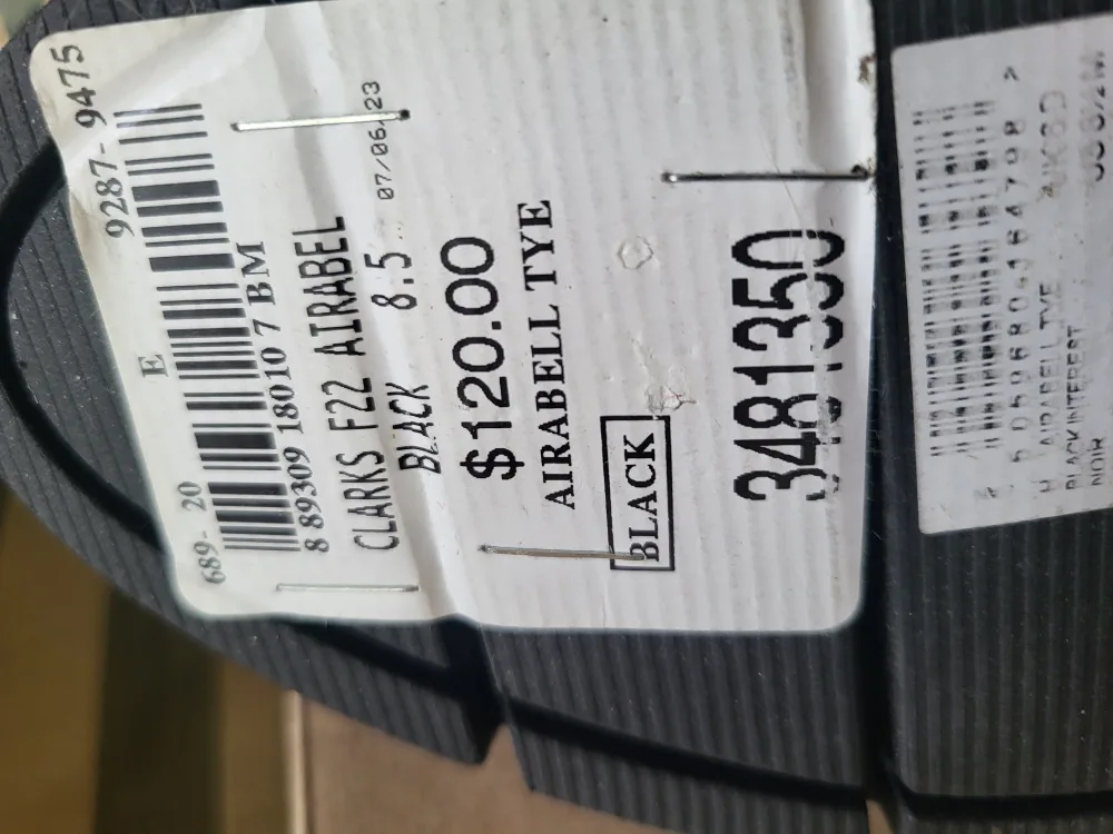 New Clarks Black Leather Shoes Size 8.5 image indicator(3)