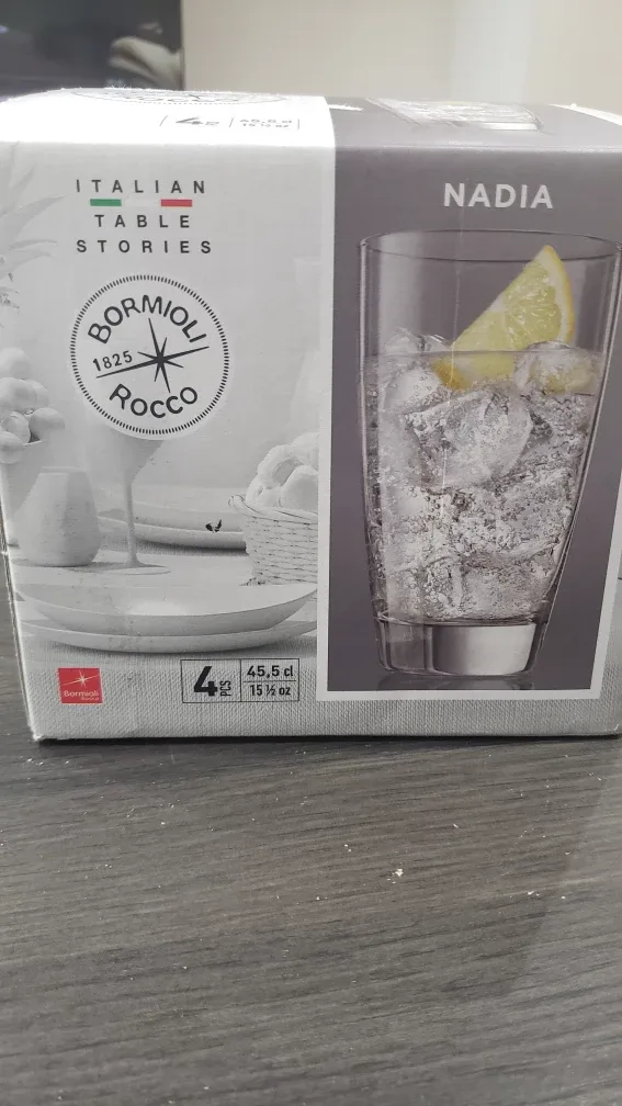 Glass cup - Set of 4 (BRAND NEW NEVER USED) thumbnail