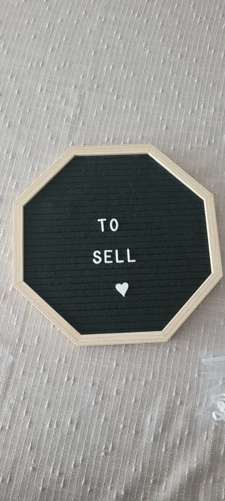 board with letters image indicator(2)