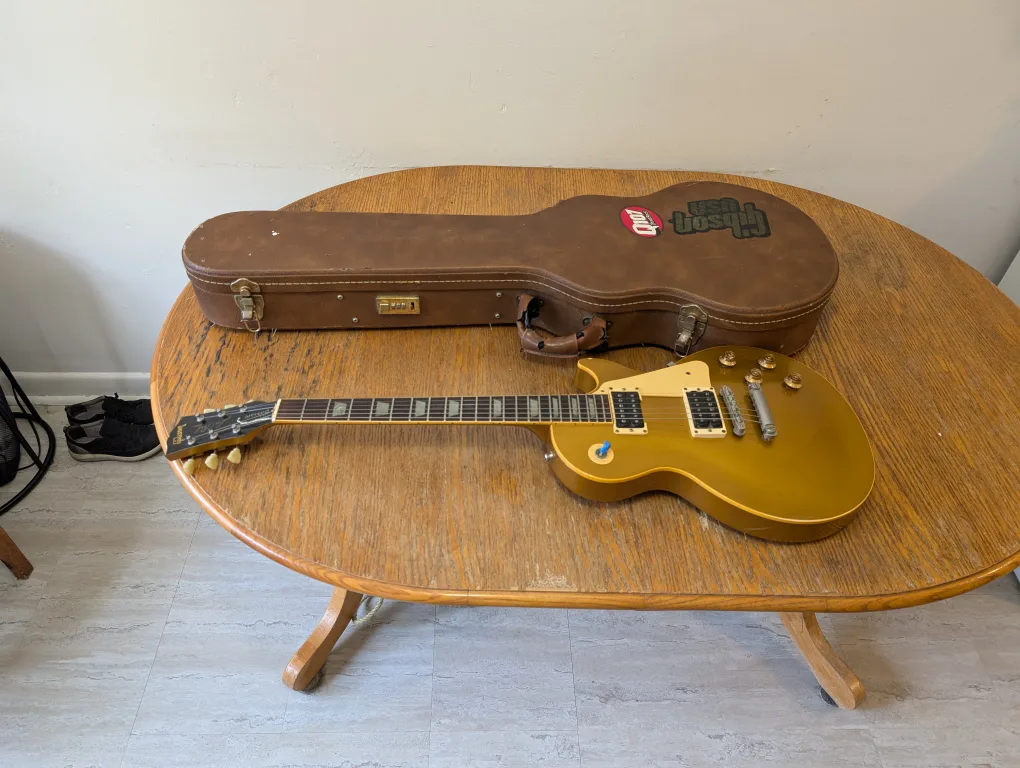 Gibson Les Paul Classic Gold Top w/ Case image indicator(2)