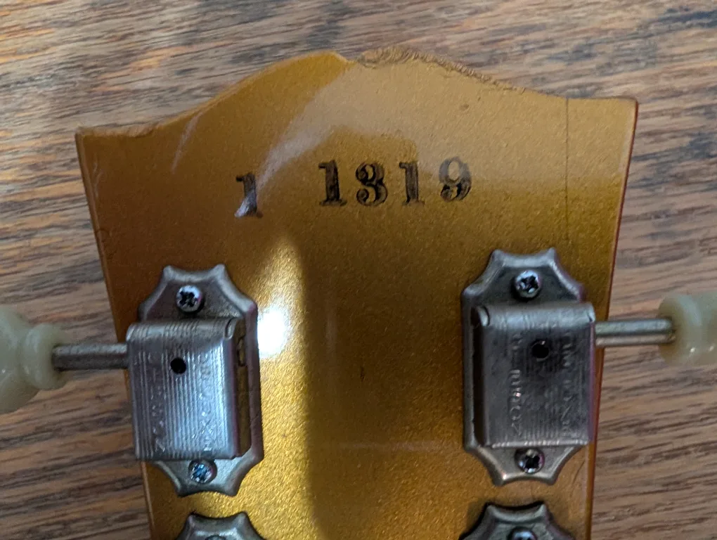 Gibson Les Paul Classic Gold Top w/ Case image indicator(10)