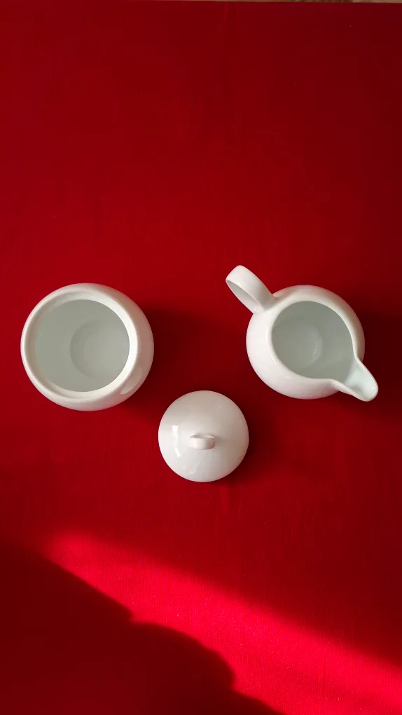 White Ceramic Sugar Bowl & Creamer Set image indicator(4)
