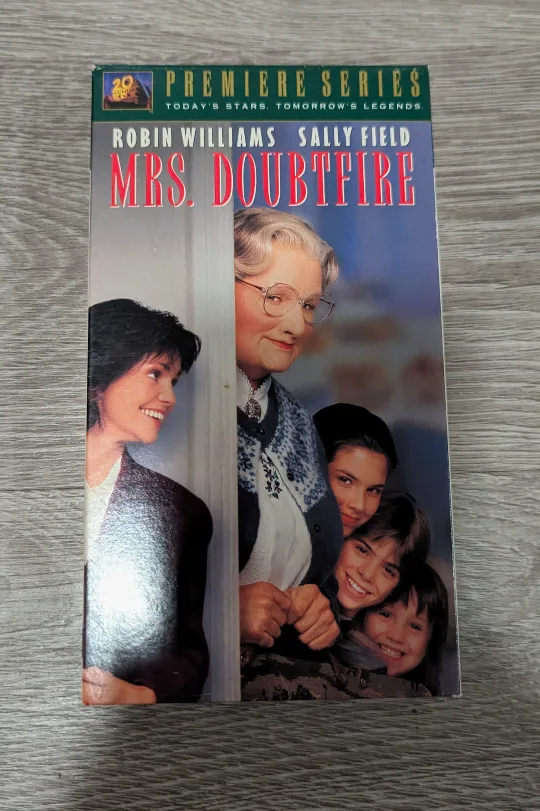 Mrs. Doubtfire VHS Tape Movie thumbnail