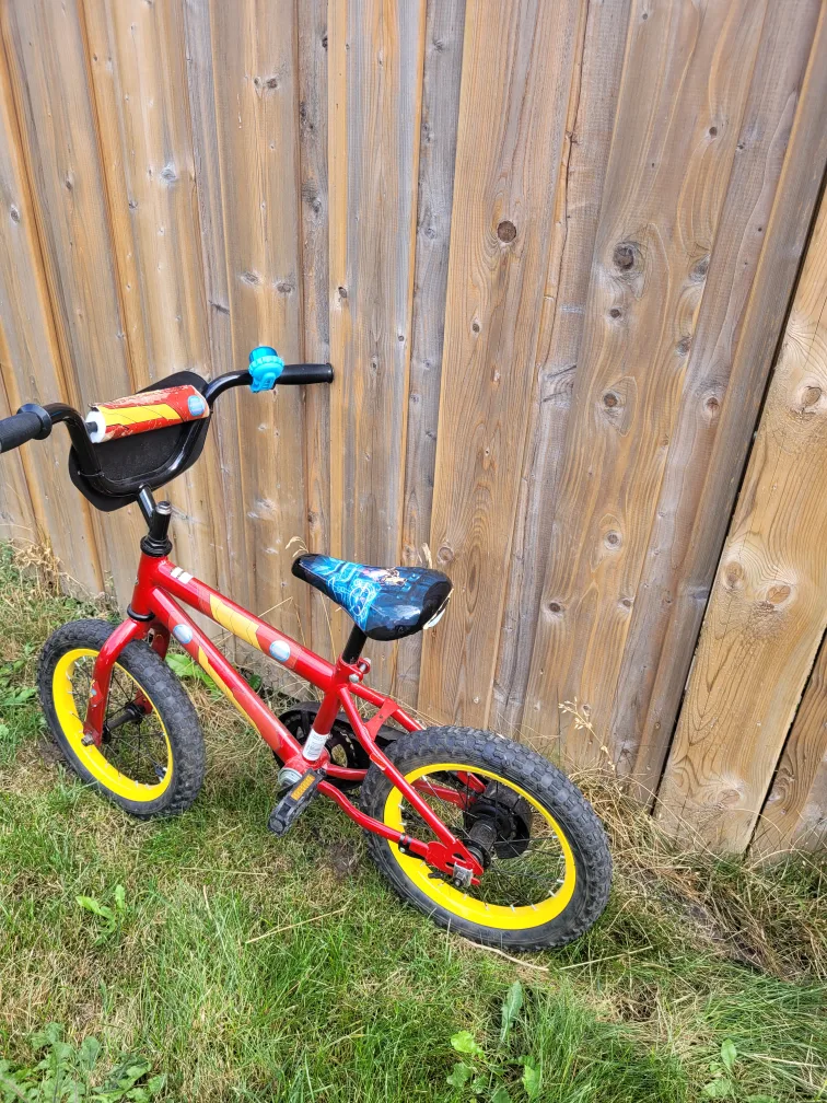 Kids' Iron Man & Paw Patrol 12-inch Bikes image indicator(3)